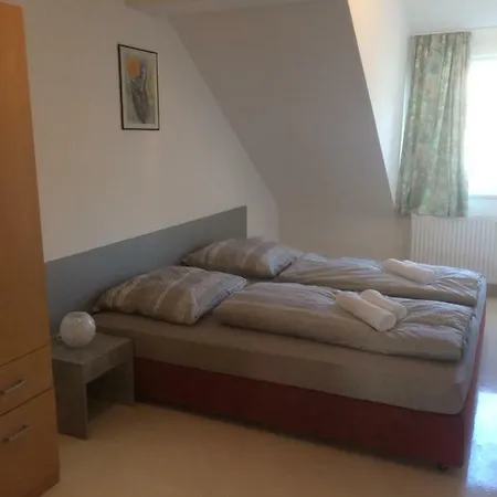 Messe & Ferien Apartment *